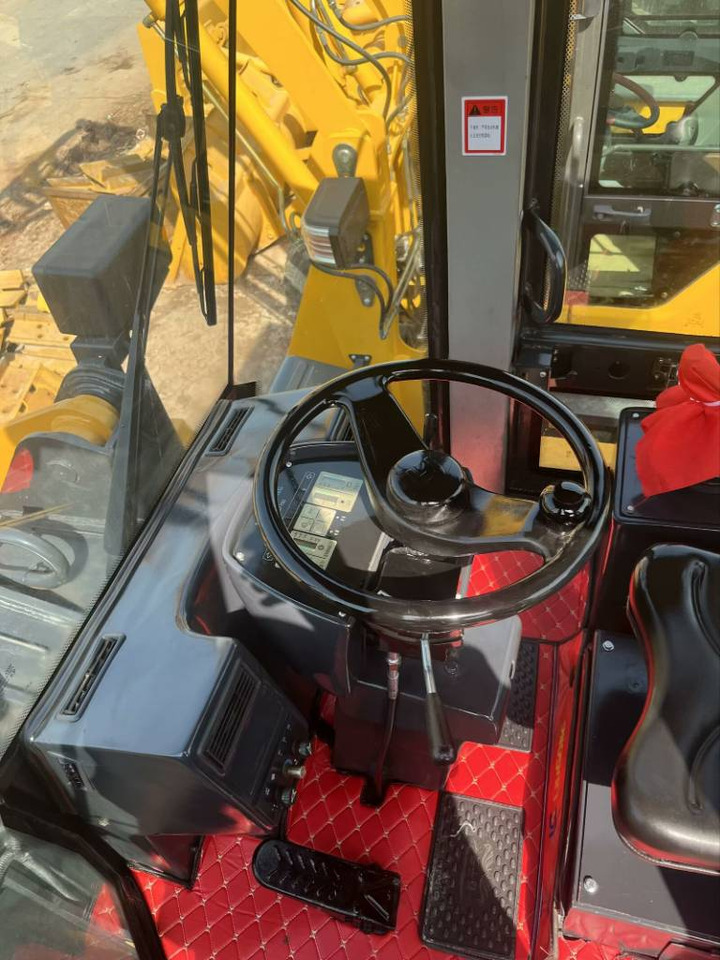 LiuGong CLG 835 - Máy xúc lật bánh lốp: hình 2 LiuGong CLG 835 - Máy xúc lật bánh lốp: hình 2