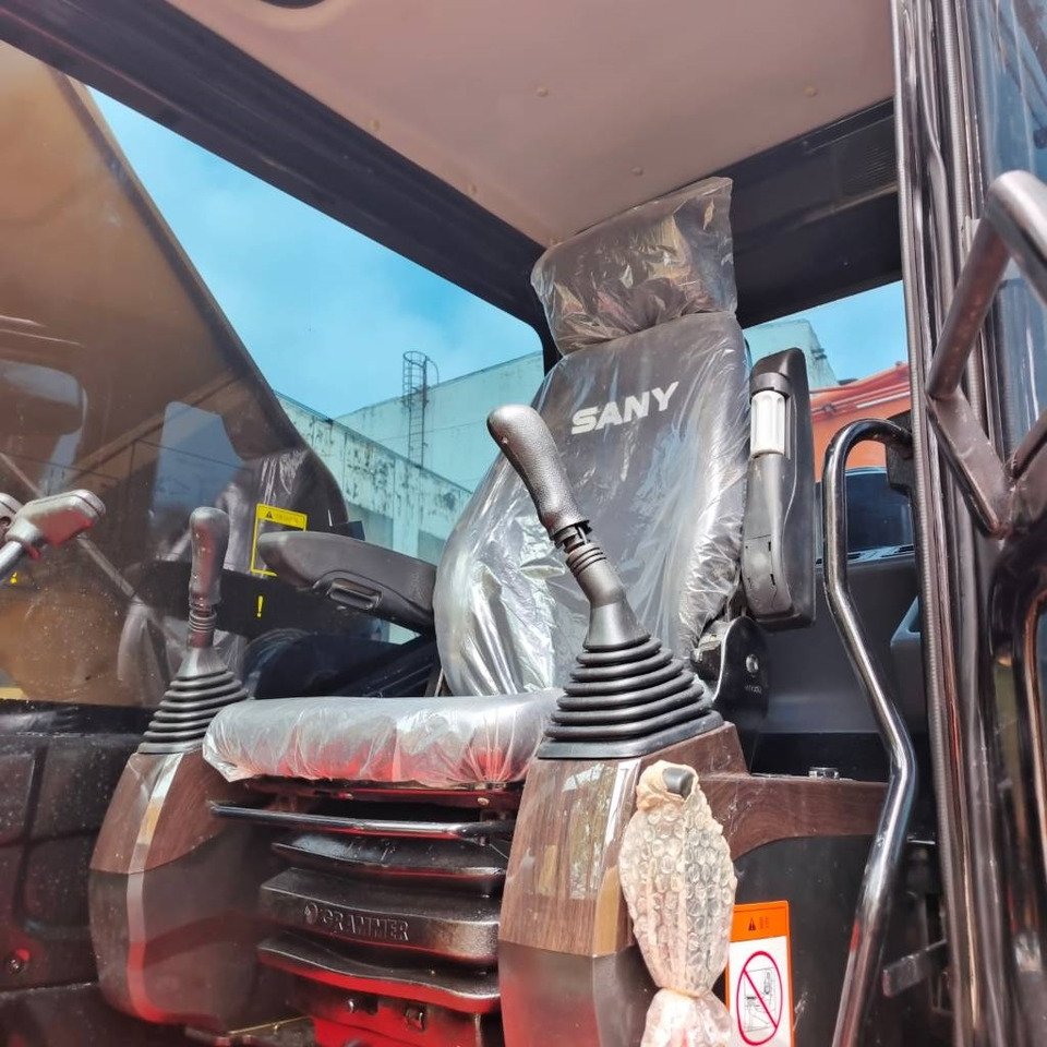 Sany SY 235 H - Máy xúc bánh xích: hình 3 Sany SY 235 H - Máy xúc bánh xích: hình 3