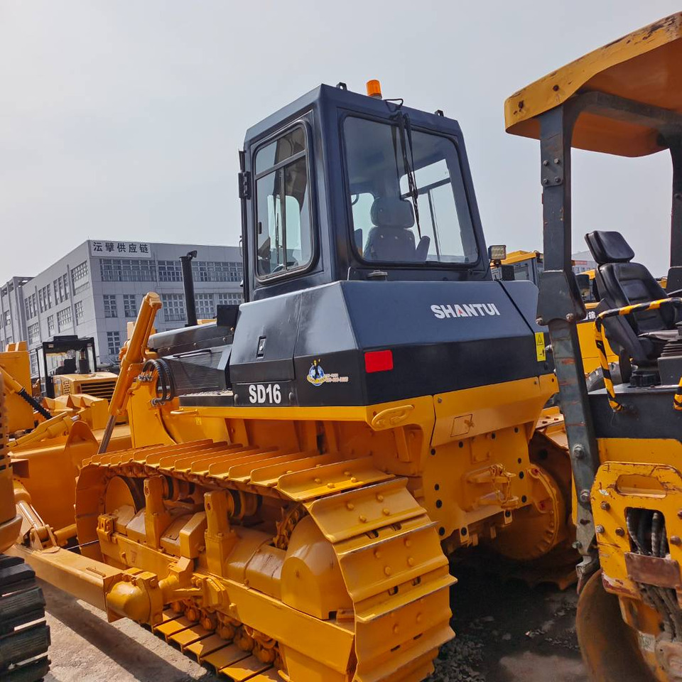 Shantui SD 16 - Máy ủi: hình 2 Shantui SD 16 - Máy ủi: hình 2