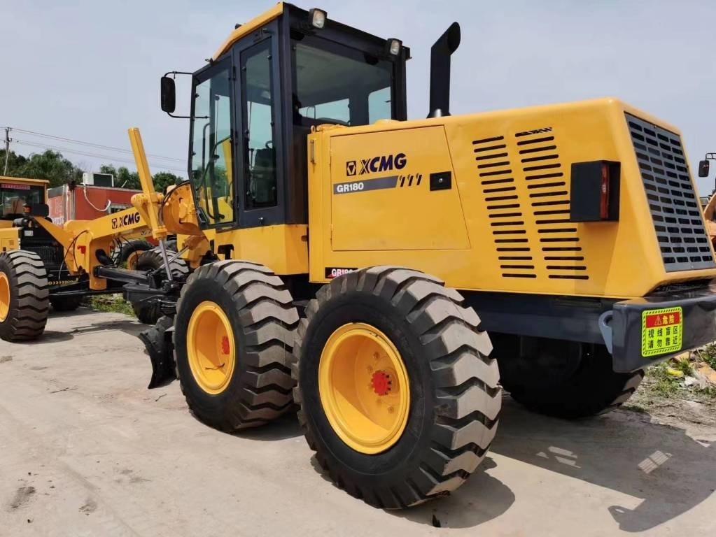 XCMG GR 180 - Máy san: hình 3 XCMG GR 180 - Máy san: hình 3