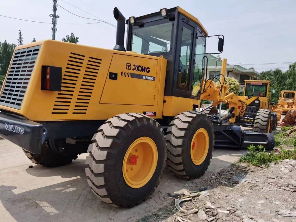 XCMG GR 180 - Máy san: hình 2 XCMG GR 180 - Máy san: hình 2