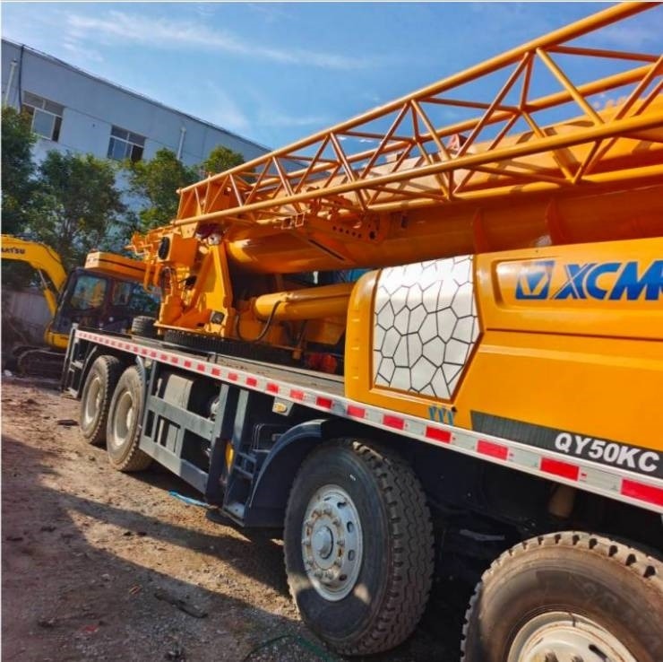 XCMG QY 50 - Cần cẩu mọi địa hình: hình 3 XCMG QY 50 - Cần cẩu mọi địa hình: hình 3