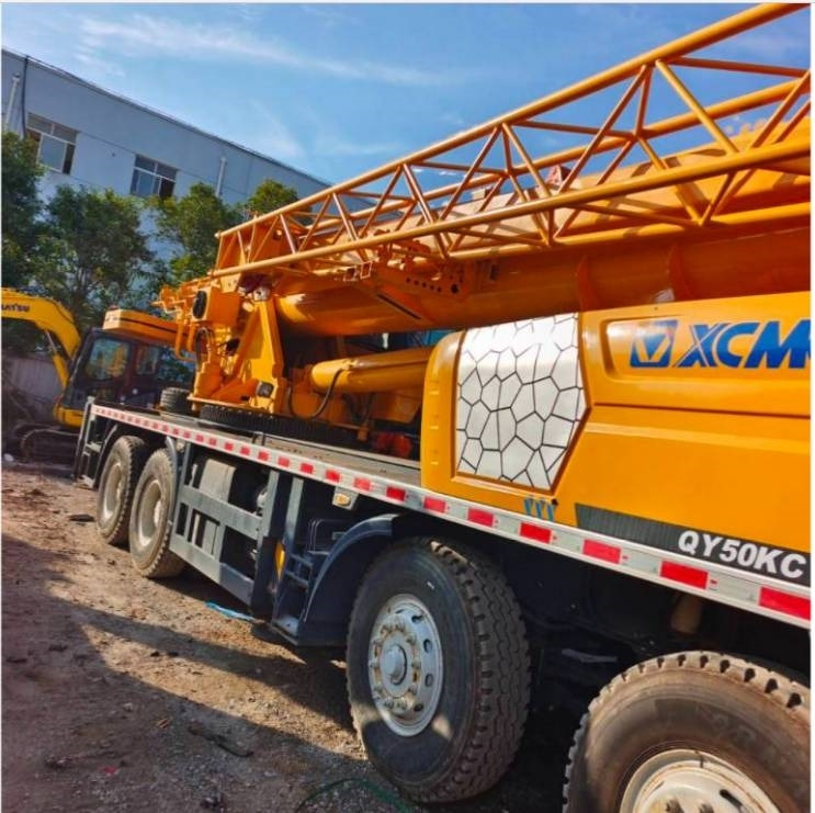 XCMG QY 50 - Cần cẩu mọi địa hình: hình 2 XCMG QY 50 - Cần cẩu mọi địa hình: hình 2