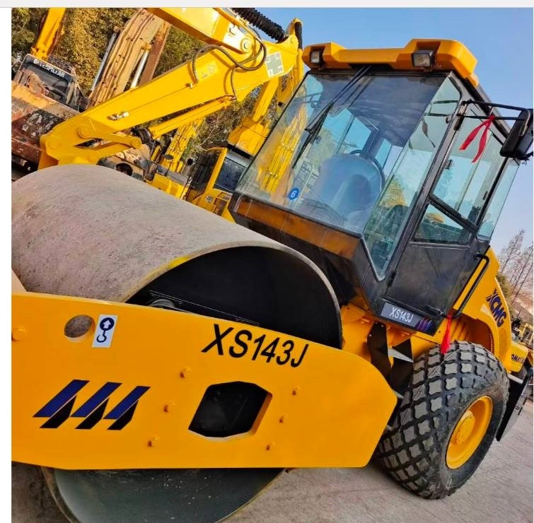 XCMG XS 142 J - Máy đầm: hình 3 XCMG XS 142 J - Máy đầm: hình 3