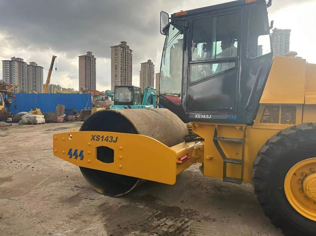 XCMG XS 143 - Máy đầm: hình 5 XCMG XS 143 - Máy đầm: hình 5