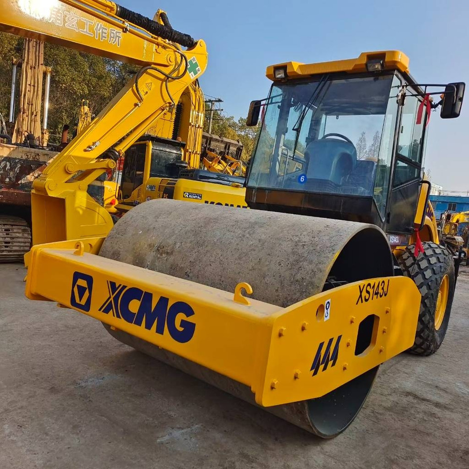 XCMG XS 143J - Máy đầm: hình 1 XCMG XS 143J - Máy đầm: hình 1