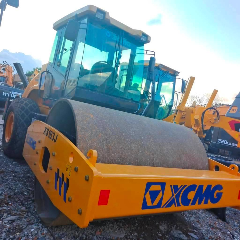 XCMG XS 183 J - Máy đầm: hình 4 XCMG XS 183 J - Máy đầm: hình 4