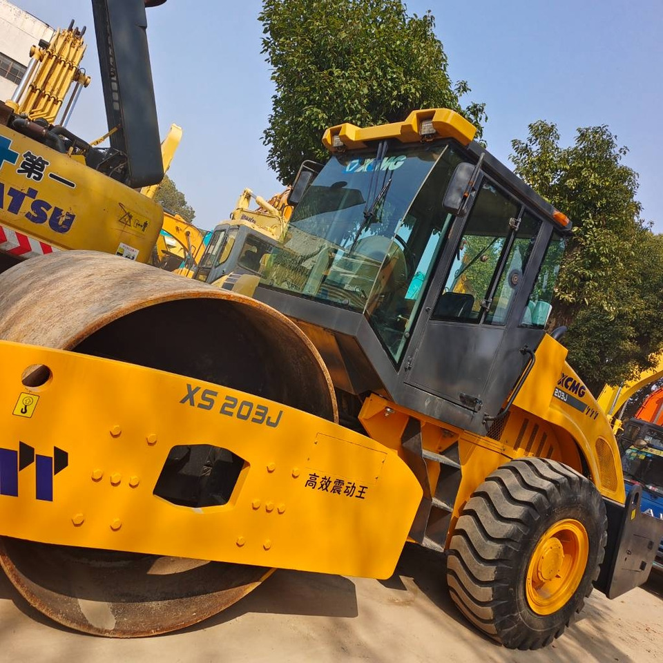 XCMG XS 203 J - Máy xúc bánh xích: hình 1 XCMG XS 203 J - Máy xúc bánh xích: hình 1