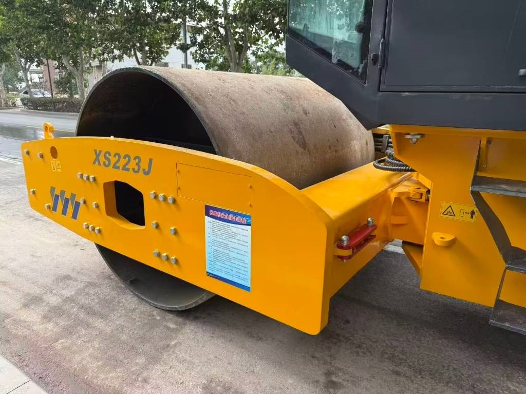 XCMG XS 223 J - Máy đầm: hình 3 XCMG XS 223 J - Máy đầm: hình 3