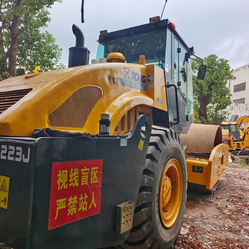 XCMG XS 223 J - Máy đầm: hình 4 XCMG XS 223 J - Máy đầm: hình 4