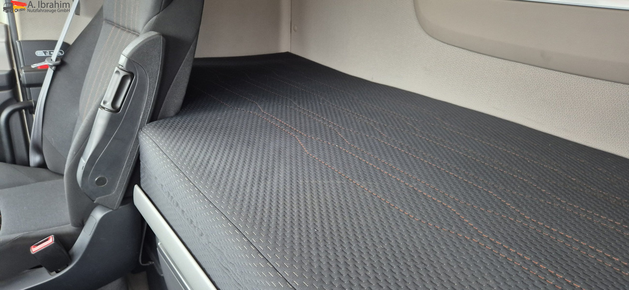 Daf XF 450 FAR Edscha Liftachse auch als Komplettzug !! - Xe tải thùng mui bạt: hình 3 Daf XF 450 FAR Edscha Liftachse auch als Komplettzug !! - Xe tải thùng mui bạt: hình 3