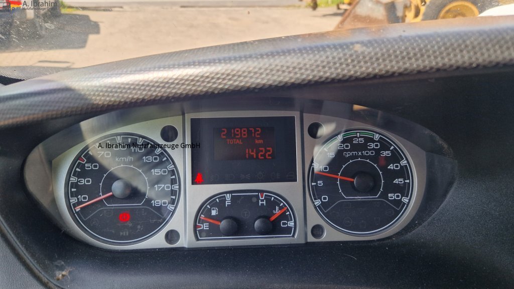 Iveco C25C DOKA AHK - Xe tải nhỏ phẳng: hình 5 Iveco C25C DOKA AHK - Xe tải nhỏ phẳng: hình 5