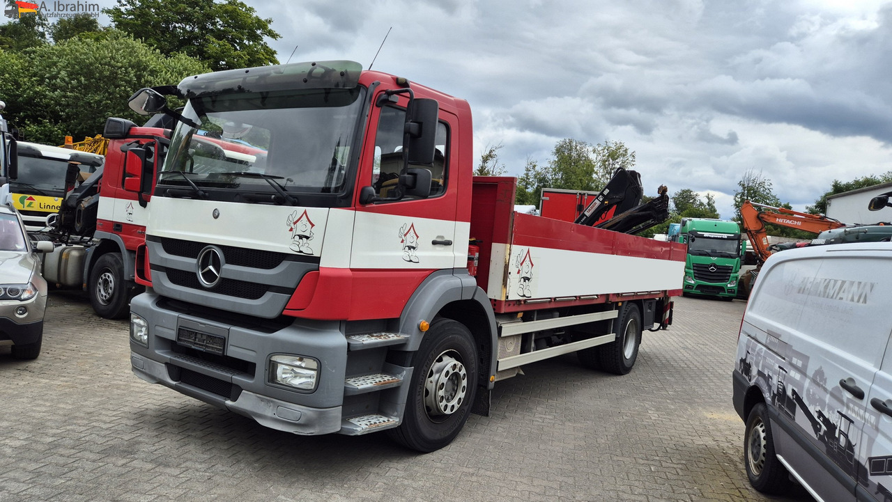 Mercedes-Benz 1829L mit Kran HIAB 111 Hiduo , Funk FB - Xe tải thùng lửng/ Phẳng, Xe cẩu tự hành: hình 1 Mercedes-Benz 1829L mit Kran HIAB 111 Hiduo , Funk FB - Xe tải thùng lửng/ Phẳng, Xe cẩu tự hành: hình 1