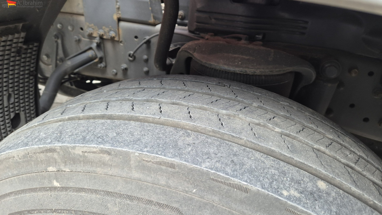 Mercedes-Benz 1833 HIAB Kran, Funk FB Scheckheft gepflegt bei Mercedes - Xe tải thùng lửng/ Phẳng, Xe cẩu tự hành: hình 3 Mercedes-Benz 1833 HIAB Kran, Funk FB Scheckheft gepflegt bei Mercedes - Xe tải thùng lửng/ Phẳng, Xe cẩu tự hành: hình 3