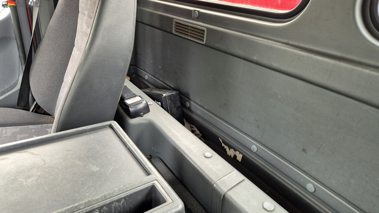 Mercedes-Benz 1833 HIAB Kran, Funk FB Scheckheft gepflegt bei Mercedes - Xe tải thùng lửng/ Phẳng, Xe cẩu tự hành: hình 4 Mercedes-Benz 1833 HIAB Kran, Funk FB Scheckheft gepflegt bei Mercedes - Xe tải thùng lửng/ Phẳng, Xe cẩu tự hành: hình 4