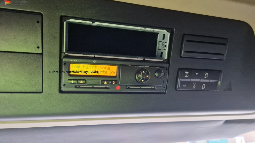 Mercedes-Benz 1845 Retarder Klima, Kühlschrank Edscha, Retarder, LBW, Zustand gut - Xe tải thùng mui bạt: hình 4 Mercedes-Benz 1845 Retarder Klima, Kühlschrank Edscha, Retarder, LBW, Zustand gut - Xe tải thùng mui bạt: hình 4