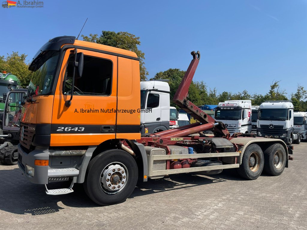 Mercedes-Benz 2643 6x4 | Blatt Luft | Meiller Abrollkipper | Gut Zustand - Xe tải nâng móc: hình 1 Mercedes-Benz 2643 6x4 | Blatt Luft | Meiller Abrollkipper | Gut Zustand - Xe tải nâng móc: hình 1