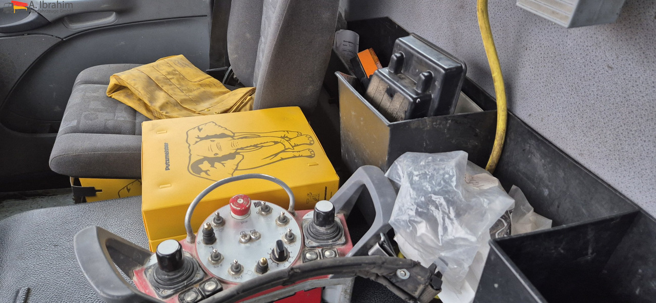 Mercedes-Benz 3241 PM 21-3 Liebherr 7 cbm PUMI Putzmeister Liebherr - Xe trộn bơm bê tông: hình 3 Mercedes-Benz 3241 PM 21-3 Liebherr 7 cbm PUMI Putzmeister Liebherr - Xe trộn bơm bê tông: hình 3