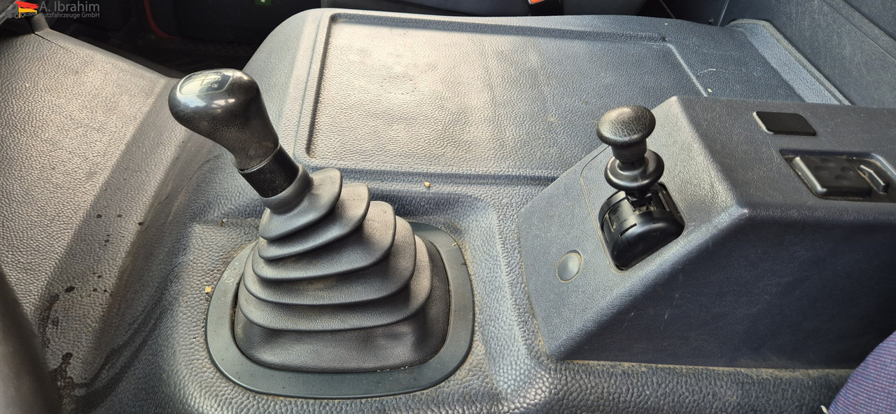 Mercedes-Benz 823 LBW | Radstand 4900 mm | 7.2 m Pritsche Klima | 3 Pedals - Xe van thùng mui bạt: hình 3 Mercedes-Benz 823 LBW | Radstand 4900 mm | 7.2 m Pritsche Klima | 3 Pedals - Xe van thùng mui bạt: hình 3