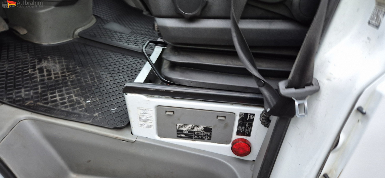 Mercedes-Benz Sprinter DB 319 CDI Automatik, Tempomat, ATM bei 290 tkm - Xe tải kéo: hình 4 Mercedes-Benz Sprinter DB 319 CDI Automatik, Tempomat, ATM bei 290 tkm - Xe tải kéo: hình 4