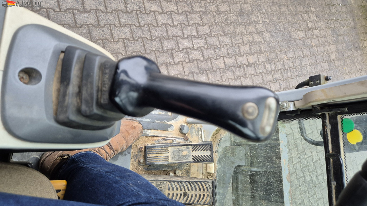 New Holland MH 2.6 Zustand gut, deutsche Maschine incl. Greifer und Dreservo - Máy xúc bánh lốp: hình 4 New Holland MH 2.6 Zustand gut, deutsche Maschine incl. Greifer und Dreservo - Máy xúc bánh lốp: hình 4