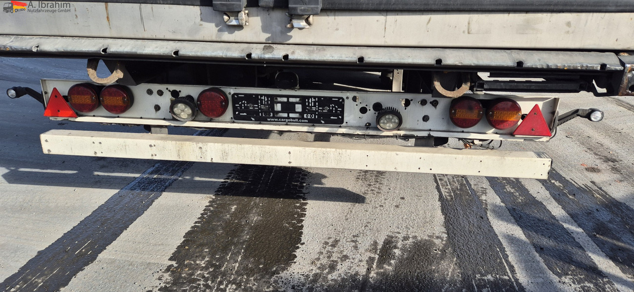 Schmitz SKO24 Carrier Vector 1550 reparierter Schaden Stütze links - Sơ mi rơ moóc đông lạnh: hình 3 Schmitz SKO24 Carrier Vector 1550 reparierter Schaden Stütze links - Sơ mi rơ moóc đông lạnh: hình 3