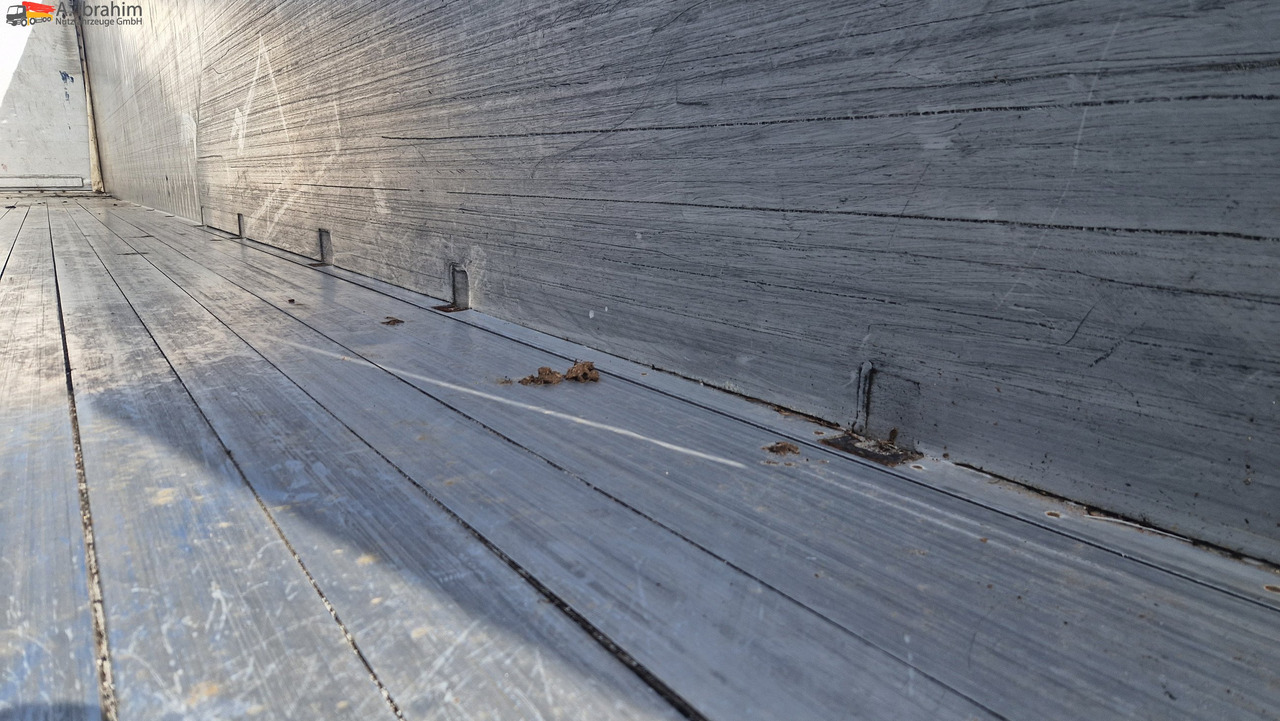 Schmitz SW 24 Schubboden, Liftachse,Ersatzradhalterung Kabelfernbedienung, Trichter - Sơ mi rơ moóc sàn đi bộ: hình 3 Schmitz SW 24 Schubboden, Liftachse,Ersatzradhalterung Kabelfernbedienung, Trichter - Sơ mi rơ moóc sàn đi bộ: hình 3