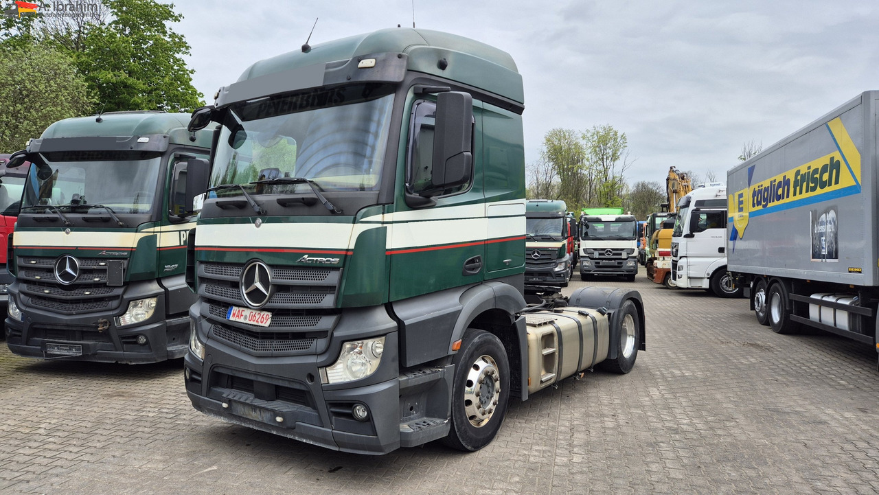 Mercedes-Benz 1840 mehrfach vorhanden - Xe đầu kéo: hình 1 Mercedes-Benz 1840 mehrfach vorhanden - Xe đầu kéo: hình 1