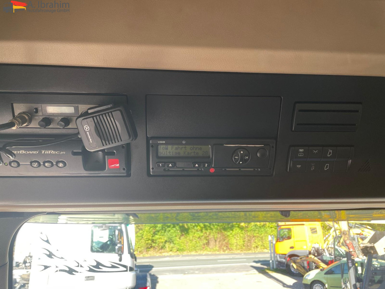 Mercedes-Benz 1842 LS Retarder Klima, Zustand gut, fehlerfrei deutsches Fahrzeug - Xe đầu kéo: hình 3 Mercedes-Benz 1842 LS Retarder Klima, Zustand gut, fehlerfrei deutsches Fahrzeug - Xe đầu kéo: hình 3