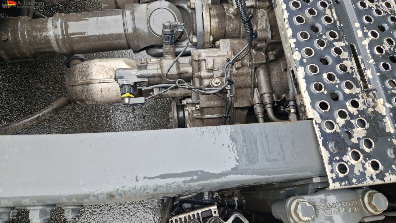 Mercedes-Benz 1843 Topzustand einsatzbereit, Motor nur 150 tkm - Xe đầu kéo: hình 4 Mercedes-Benz 1843 Topzustand einsatzbereit, Motor nur 150 tkm - Xe đầu kéo: hình 4