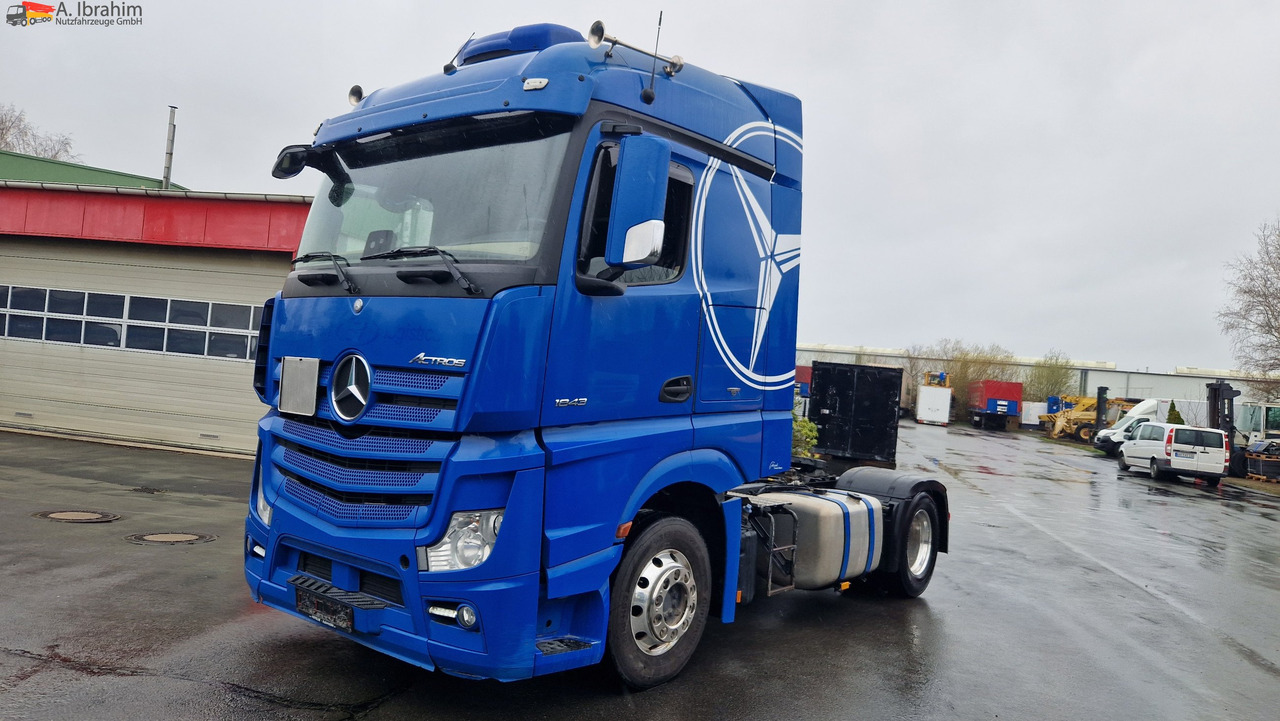 Mercedes-Benz 1843 Topzustand einsatzbereit, Motor nur 150 tkm - Xe đầu kéo: hình 1 Mercedes-Benz 1843 Topzustand einsatzbereit, Motor nur 150 tkm - Xe đầu kéo: hình 1