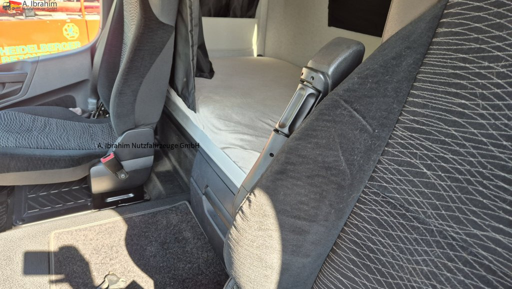 Mercedes-Benz DB 1840 H 4x4 Hydrodrive - Xe đầu kéo: hình 5 Mercedes-Benz DB 1840 H 4x4 Hydrodrive - Xe đầu kéo: hình 5