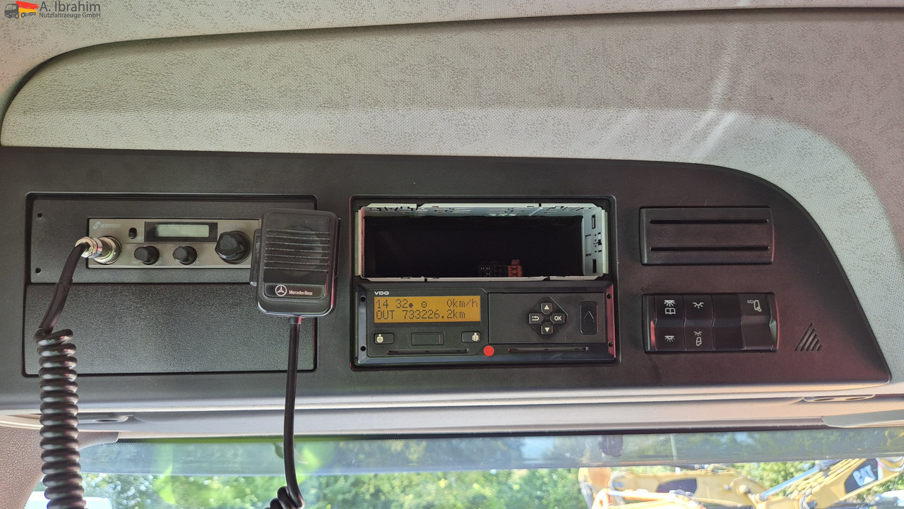 Mercedes-Benz DB 1840 H 4x4 Hydrodrive - Xe đầu kéo: hình 2 Mercedes-Benz DB 1840 H 4x4 Hydrodrive - Xe đầu kéo: hình 2