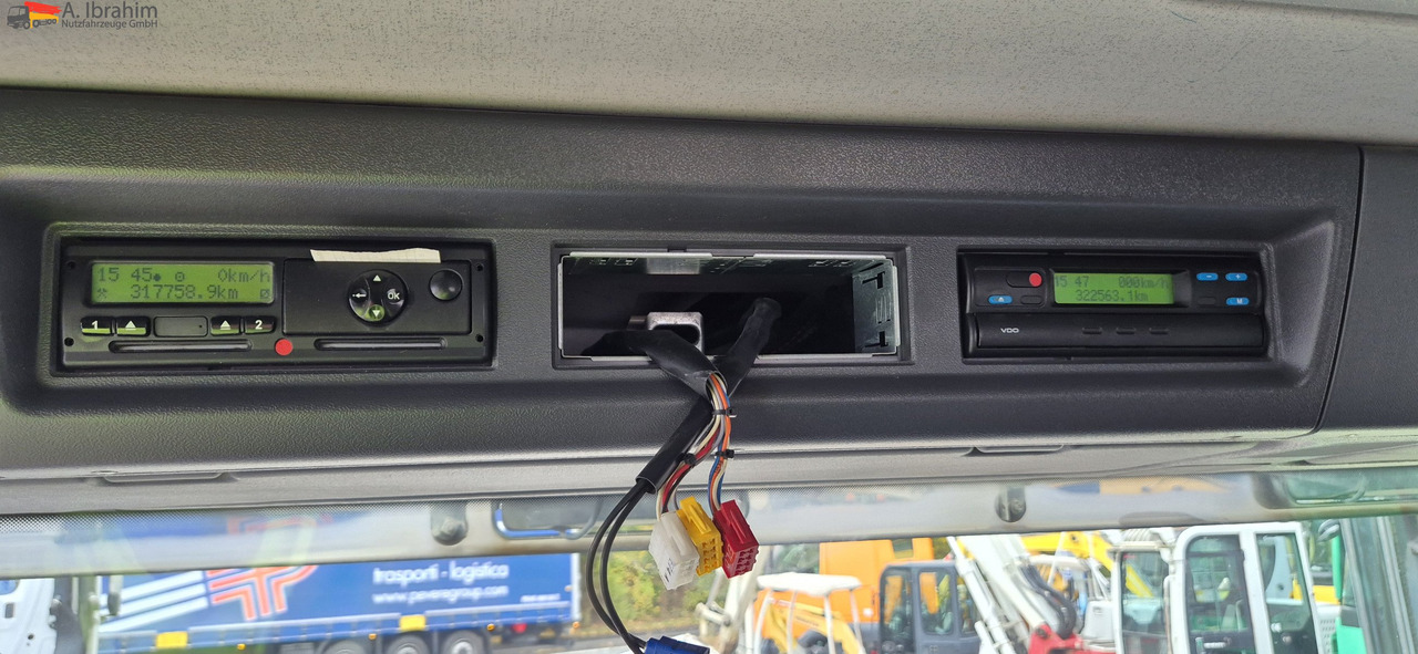 Scania R560 | 6x4 | V8 | Blatt Blatt | Schaltgetriebe 3x identisch vorhanden - Xe đầu kéo: hình 5 Scania R560 | 6x4 | V8 | Blatt Blatt | Schaltgetriebe 3x identisch vorhanden - Xe đầu kéo: hình 5