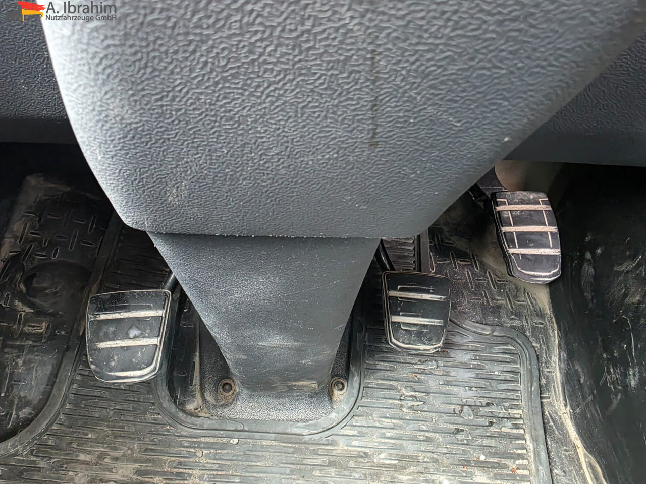 Scania R560 | 6x4 | V8 | Blatt Blatt | Schaltgetriebe | Kipphydraulik | Klima | Trommelbremse| 3 Pedals - Xe đầu kéo: hình 2 Scania R560 | 6x4 | V8 | Blatt Blatt | Schaltgetriebe | Kipphydraulik | Klima | Trommelbremse| 3 Pedals - Xe đầu kéo: hình 2