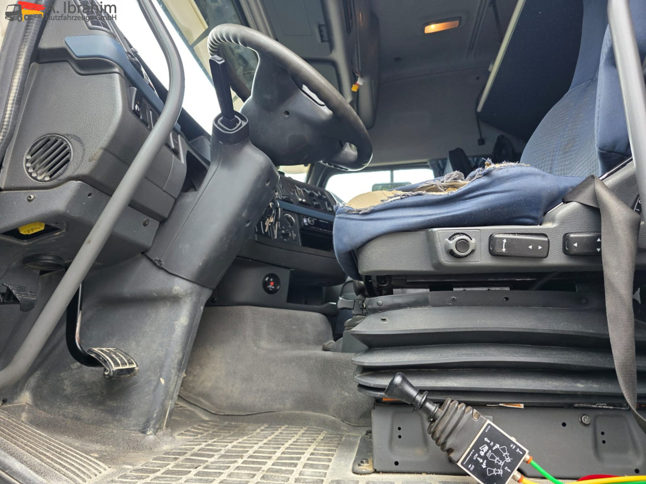 Volvo FH 520 | 6x4 | V8 | Kipphydraulik | Blatt Blatt | Schaltgetriebe | Klima | Trommelbremse | 3 Pedals - Xe đầu kéo: hình 3 Volvo FH 520 | 6x4 | V8 | Kipphydraulik | Blatt Blatt | Schaltgetriebe | Klima | Trommelbremse | 3 Pedals - Xe đầu kéo: hình 3
