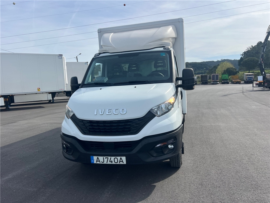 Iveco 35C16 - Xe tải nhỏ thùng kín: hình 2 Iveco 35C16 - Xe tải nhỏ thùng kín: hình 2