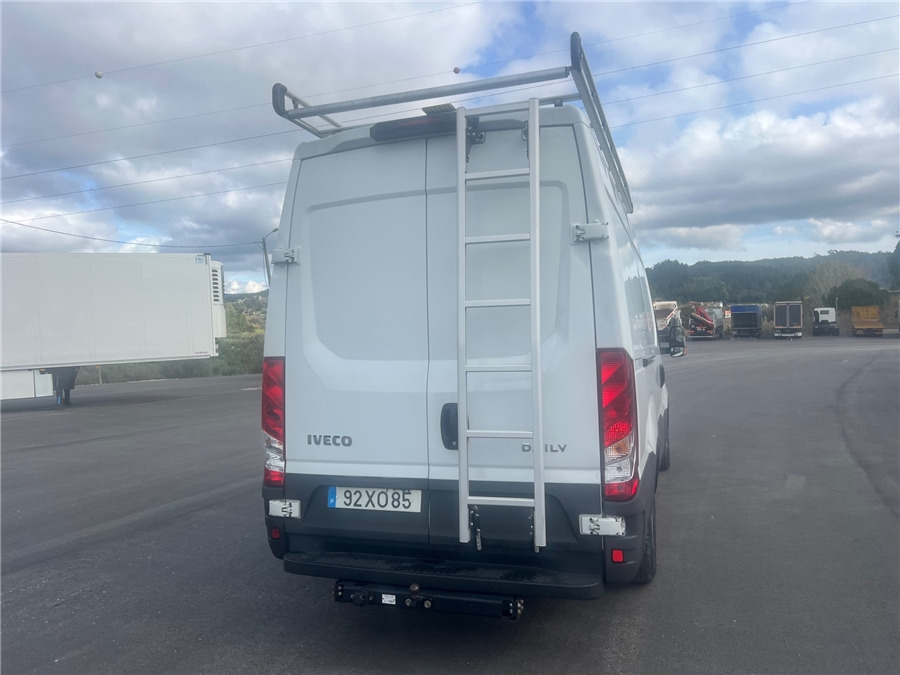 Iveco 35S16 - Xe van chở hàng: hình 5 Iveco 35S16 - Xe van chở hàng: hình 5
