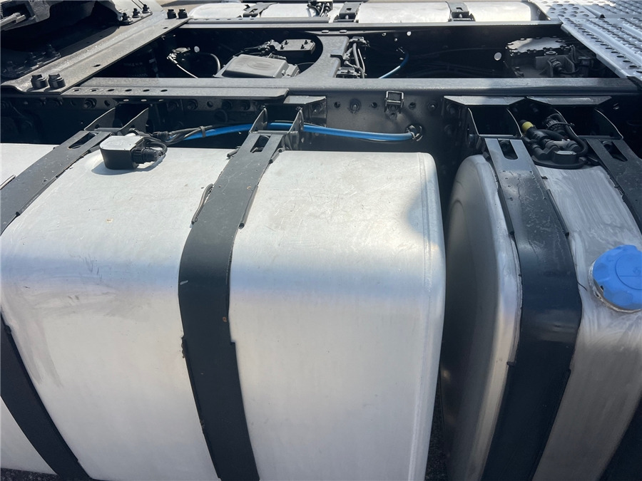 Xe đầu kéo Renault AE 440: hình 11