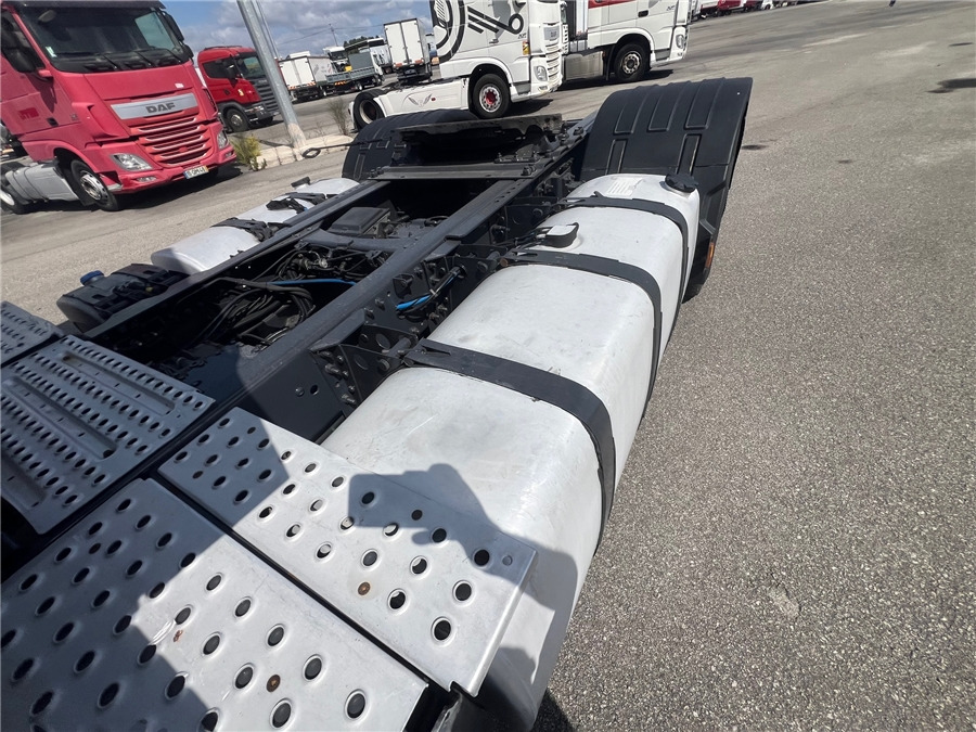 Xe đầu kéo Renault AE 440: hình 8