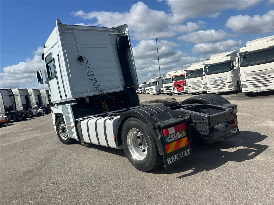 Xe đầu kéo Renault AE 440: hình 6