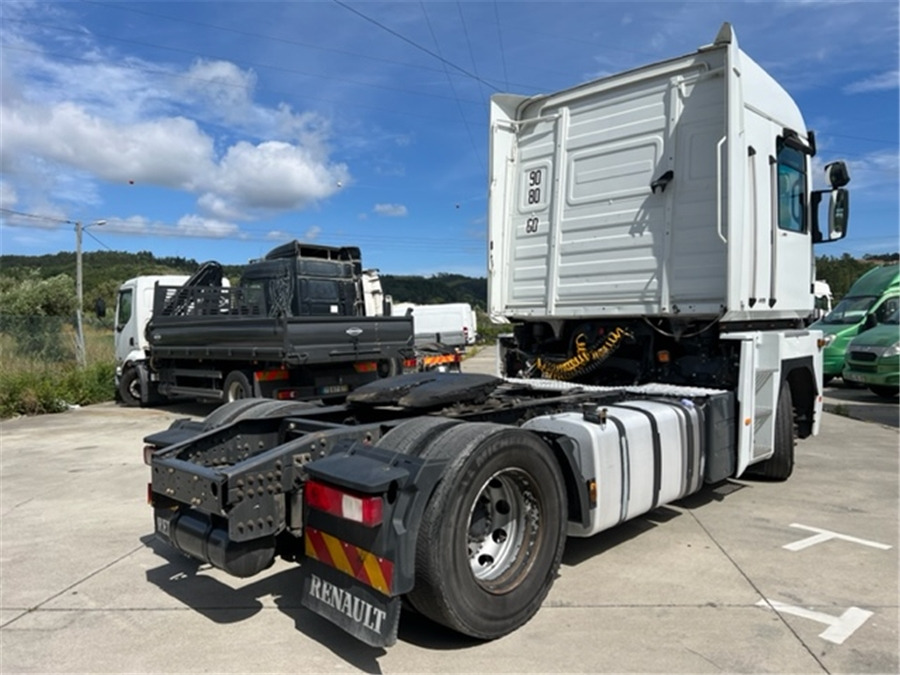 Renault AE 480 - Xe đầu kéo: hình 3 Renault AE 480 - Xe đầu kéo: hình 3