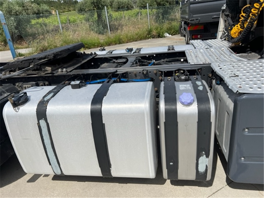 Xe đầu kéo Renault AE 480: hình 10