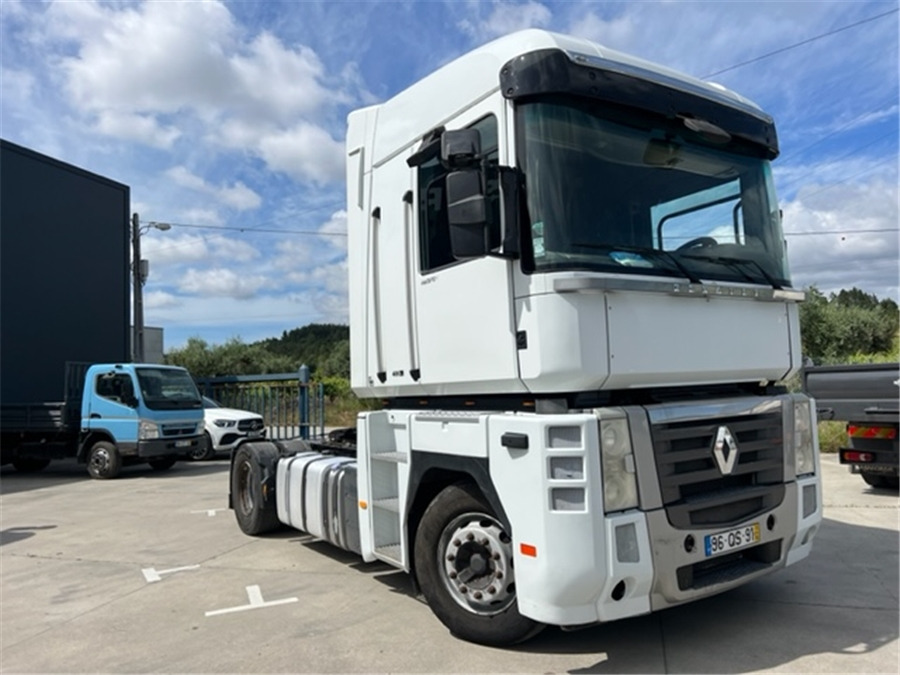 Renault AE 480 - Xe đầu kéo: hình 2 Renault AE 480 - Xe đầu kéo: hình 2