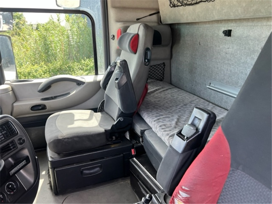 Xe đầu kéo Renault AE 480: hình 6