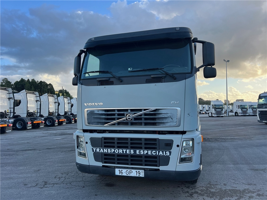 Volvo FH - Xe đầu kéo: hình 2 Volvo FH - Xe đầu kéo: hình 2