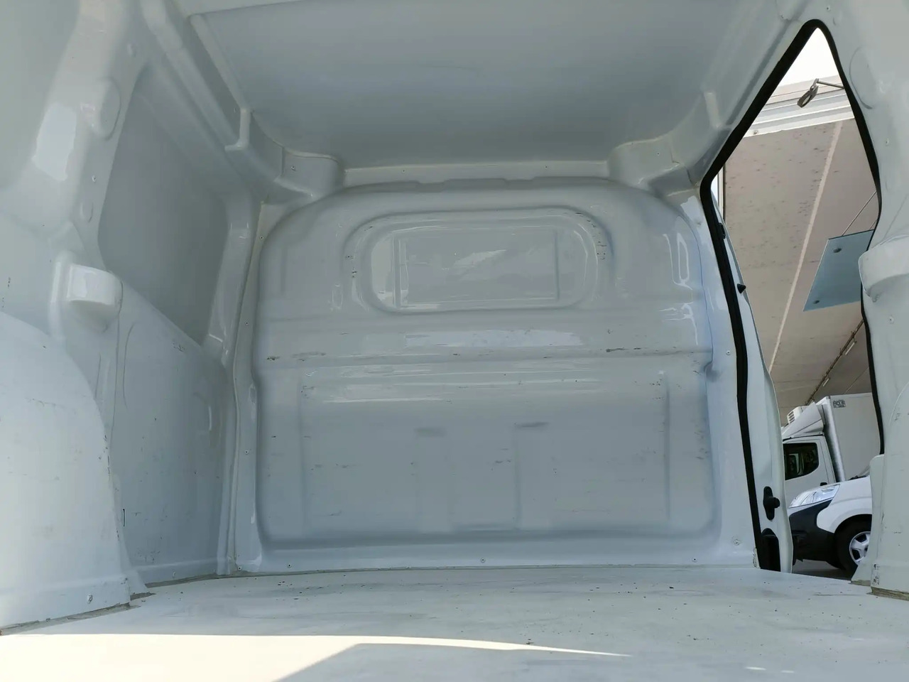 FIAT DOBLO CARGO 1.3 MJT SX - Xe van chở hàng: hình 4 FIAT DOBLO CARGO 1.3 MJT SX - Xe van chở hàng: hình 4