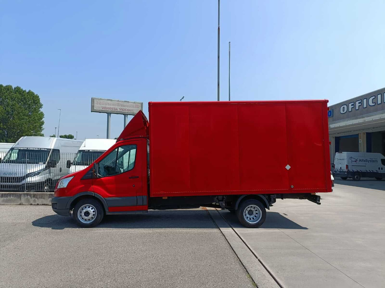Xe tải nhỏ thùng kín FORD TRANSIT FURGONATO BOX: hình 6