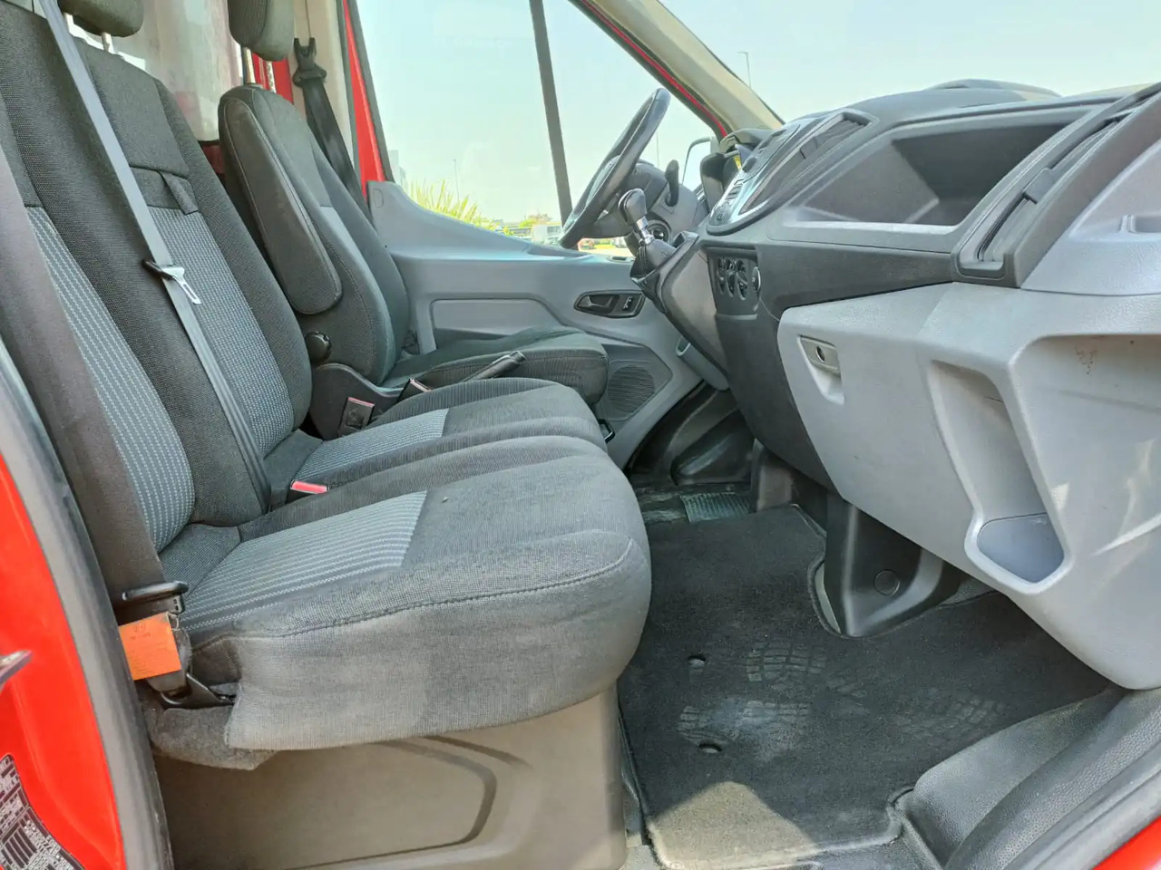 Xe tải nhỏ thùng kín FORD TRANSIT FURGONATO BOX: hình 9