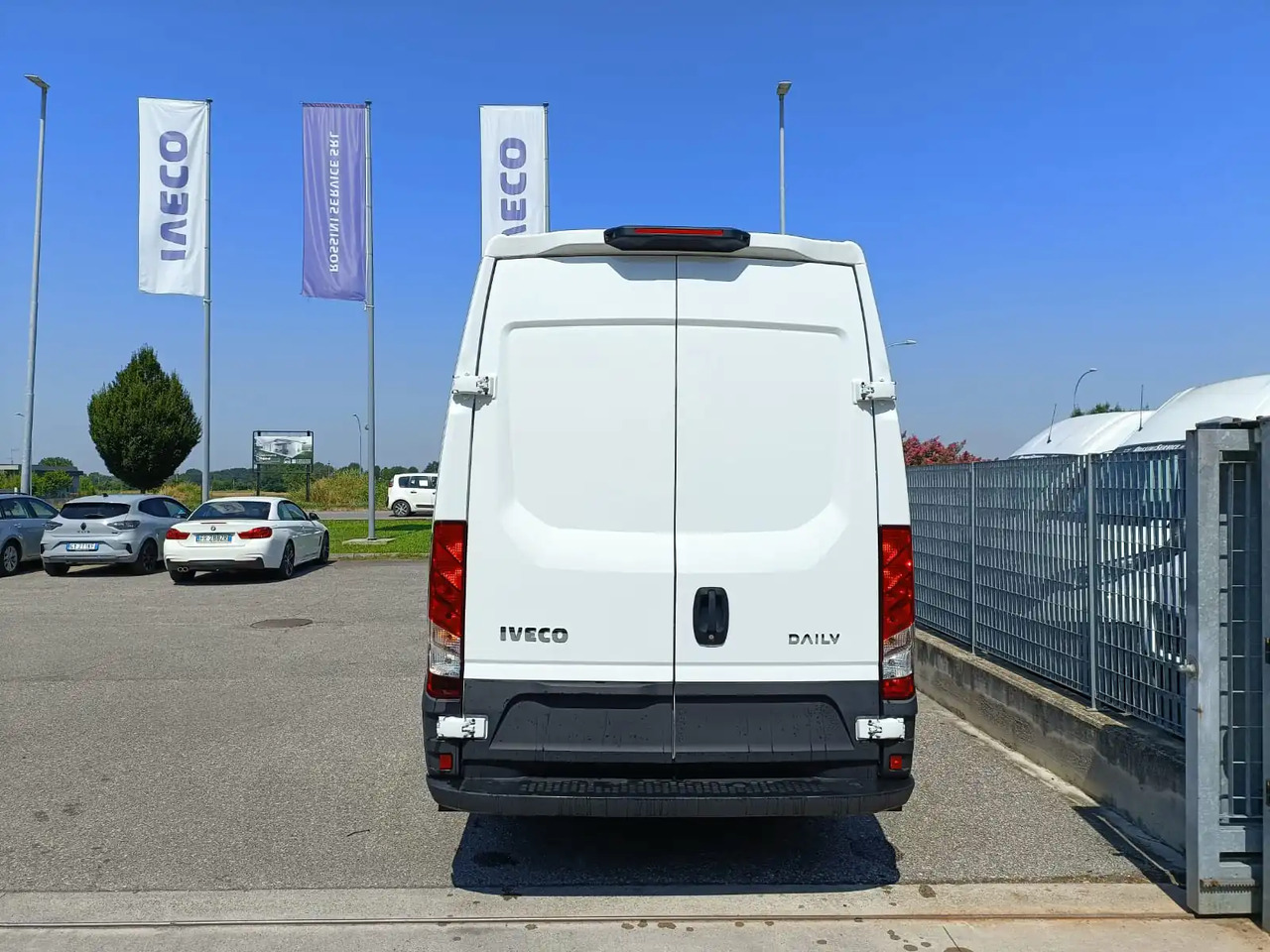 IVECO DAILY 35S14 L2H2 CNG METANO KM 0 - Xe van chở hàng: hình 3 IVECO DAILY 35S14 L2H2 CNG METANO KM 0 - Xe van chở hàng: hình 3